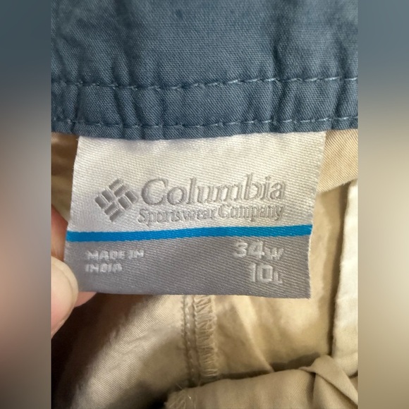 Columbia Men’s Khaki Washed Out Shorts - Size 34W/10L - Picture 6 of 8